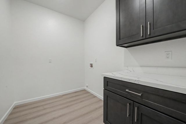 2426 Village Dr, Ione, CA 95640