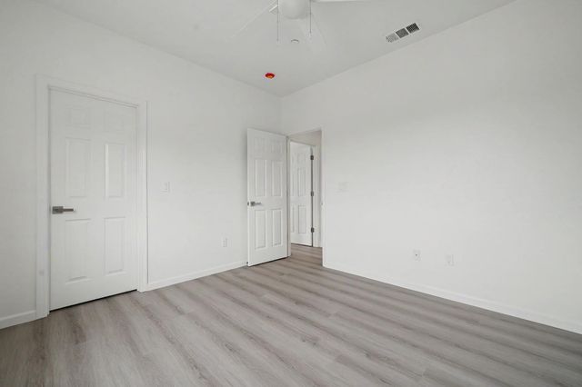 2426 Village Dr, Ione, CA 95640