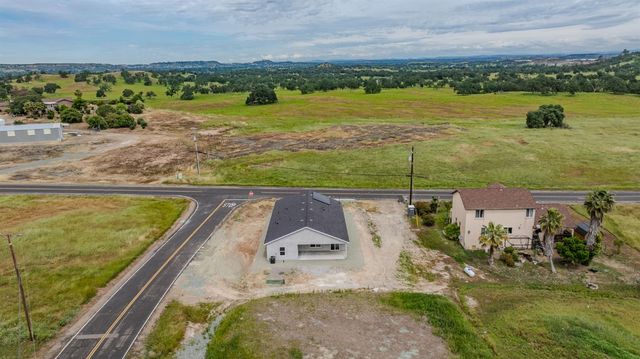 2426 Village Dr, Ione, CA 95640