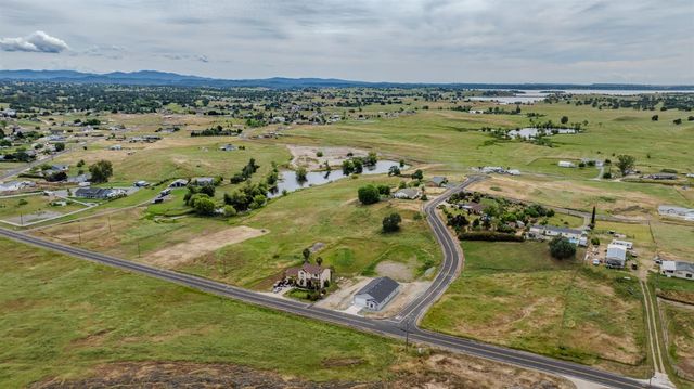 2426 Village Dr, Ione, CA 95640