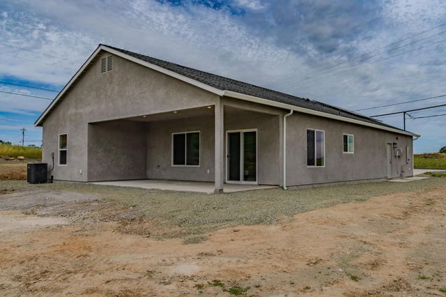 2426 Village Dr, Ione, CA 95640