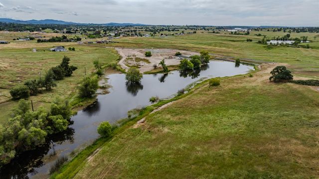 2426 Village Dr, Ione, CA 95640