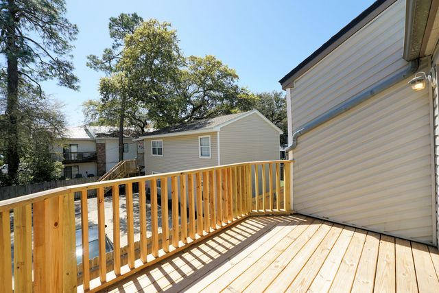 132 SE Elm Avenue E, Fort Walton Beach, FL 32548