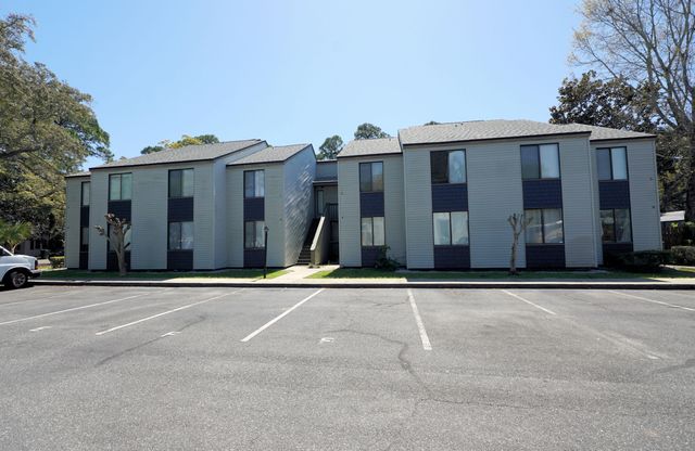 132 SE Elm Avenue E, Fort Walton Beach, FL 32548