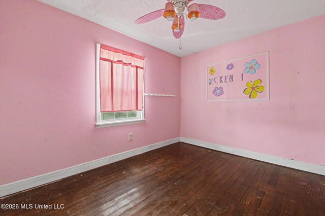 1112 Communy Avenue, Pascagoula, MS 39567