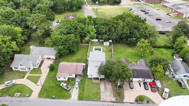 1112 Communy Avenue, Pascagoula, MS 39567