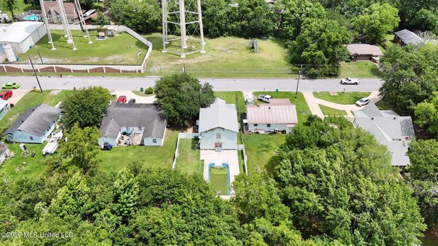 1112 Communy Avenue, Pascagoula, MS 39567