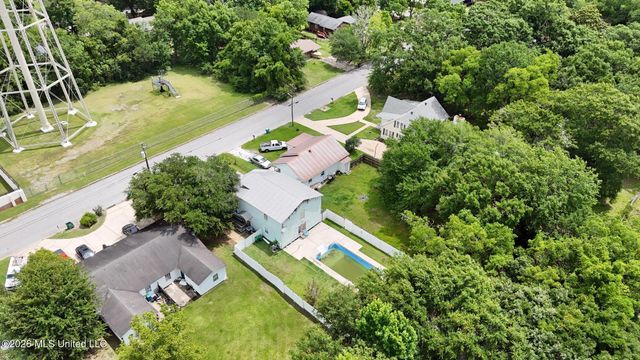 1112 Communy Avenue, Pascagoula, MS 39567