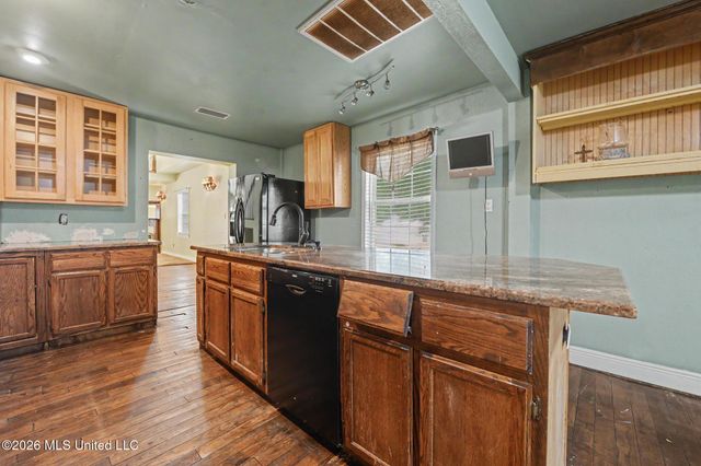 1112 Communy Avenue, Pascagoula, MS 39567