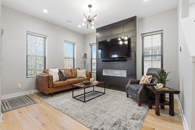 251 E 3rd Avenue, Columbus, OH 43201