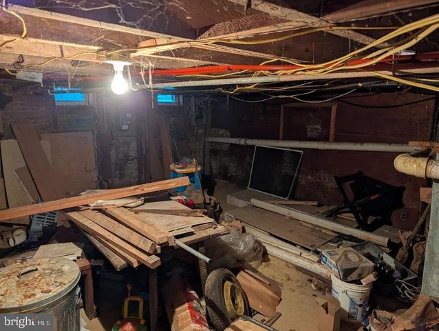 2439 N MUTTER ST, Philadelphia, PA 19133