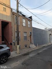 2439 N MUTTER ST, Philadelphia, PA 19133
