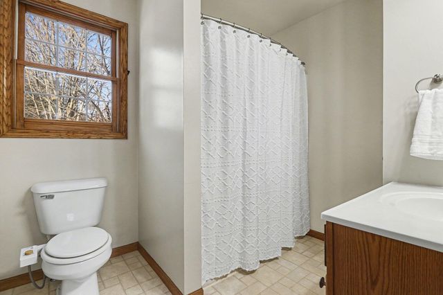 8719 Chadwick Lane, Kalamazoo, MI 49009