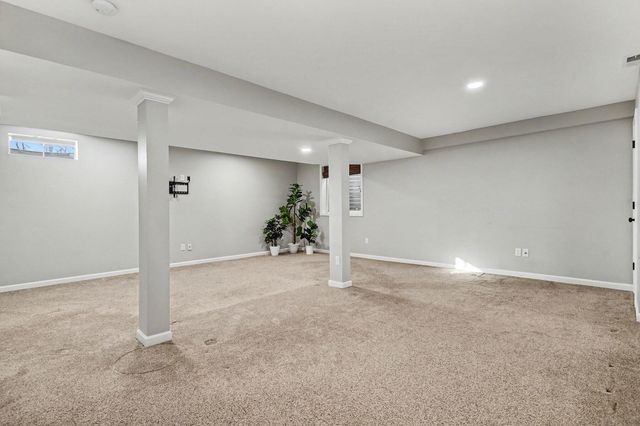 8719 Chadwick Lane, Kalamazoo, MI 49009