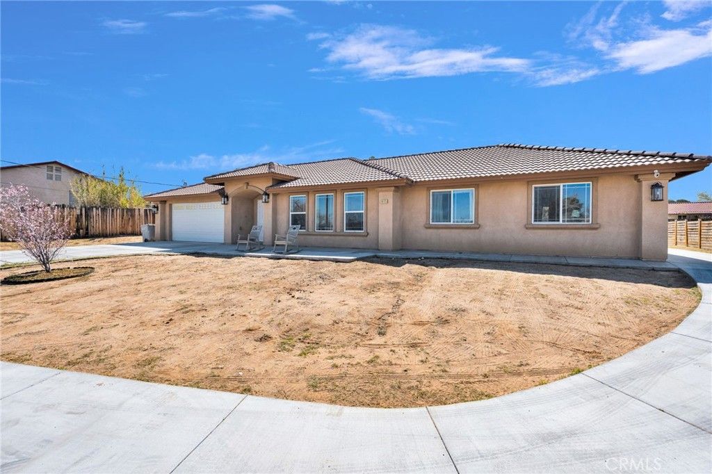 Image 4 of property listing at 18125 Catalpa, Hesperia, CA 92345
