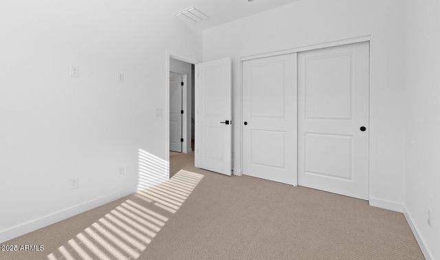 2831 W White Feather Lane, Phoenix, AZ 85085