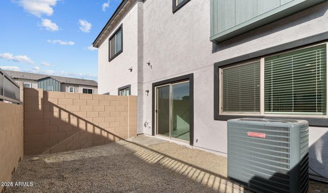 2831 W White Feather Lane, Phoenix, AZ 85085