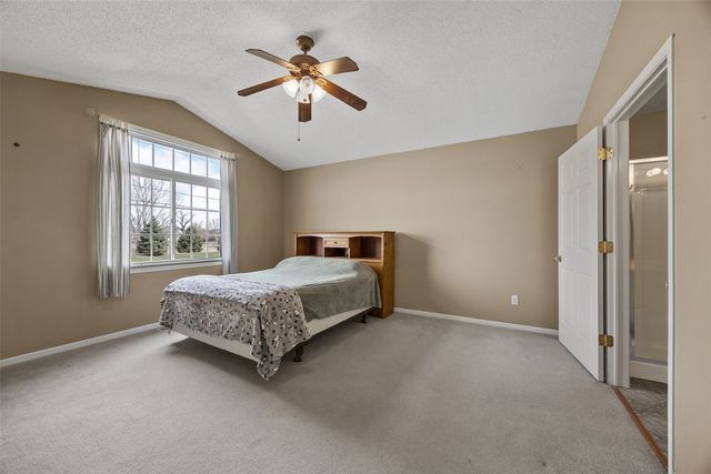 1027 74th Street NE, Cedar Rapids, IA 52402