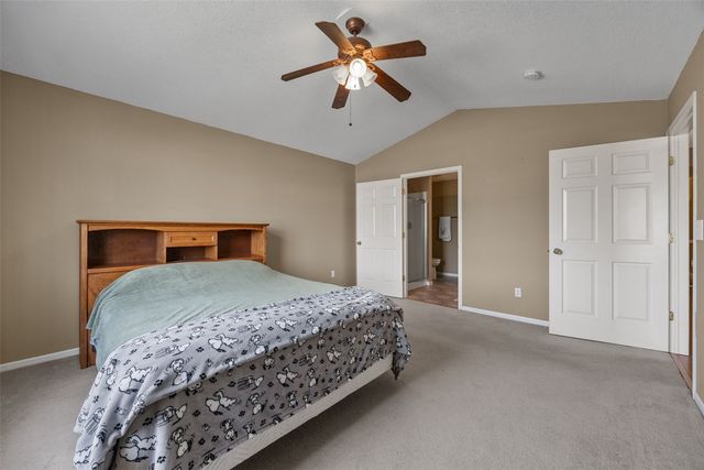 1027 74th Street NE, Cedar Rapids, IA 52402