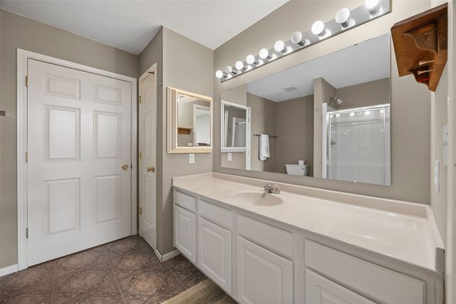 1027 74th Street NE, Cedar Rapids, IA 52402