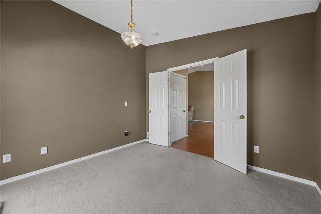 1027 74th Street NE, Cedar Rapids, IA 52402