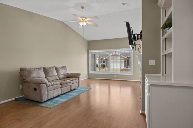 1027 74th Street NE, Cedar Rapids, IA 52402