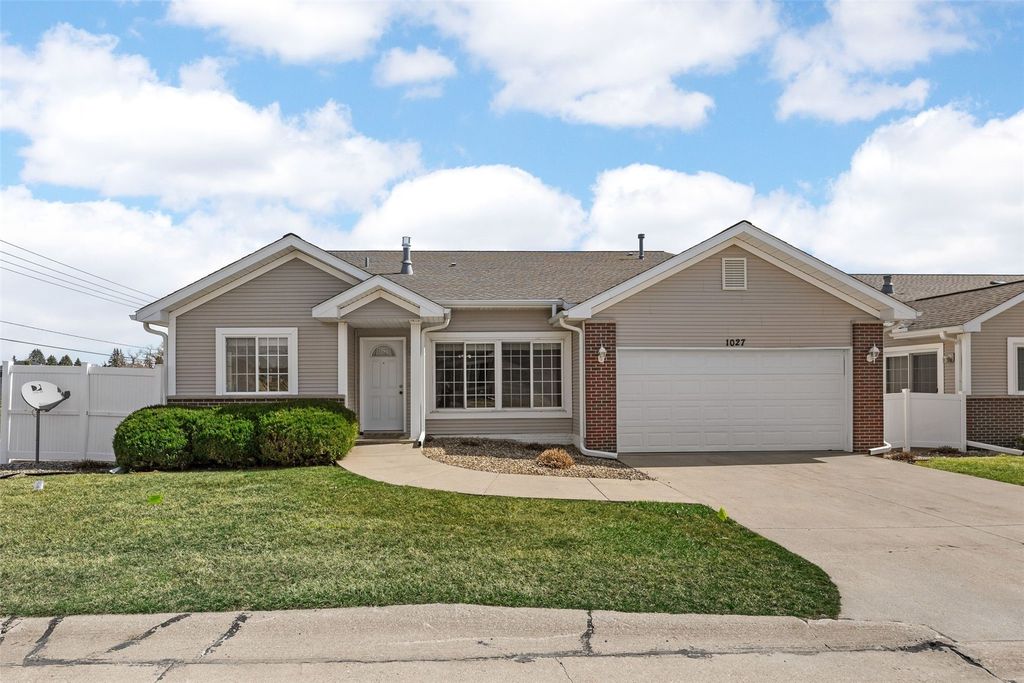 1027 74th Street NE, Cedar Rapids, IA 52402