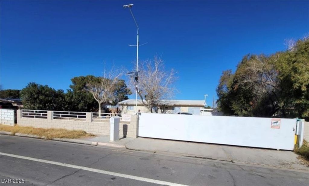 4928 East Monroe Avenue, Las Vegas, NV 89110