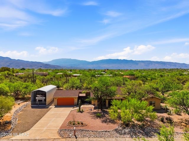 4670 N Shinumo Drive, Tucson, AZ 85749