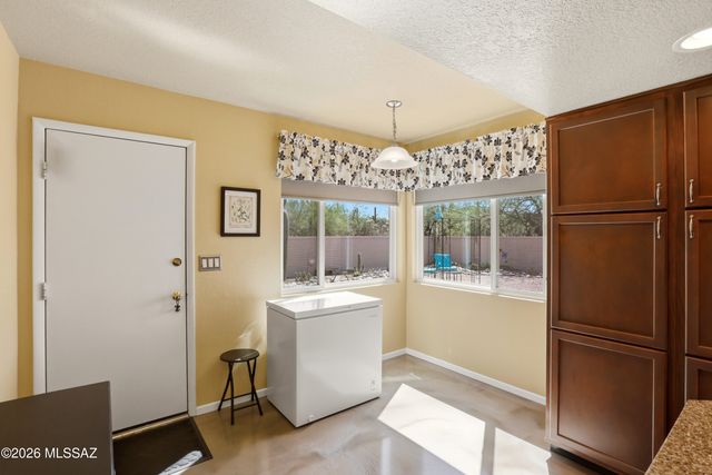 4670 N Shinumo Drive, Tucson, AZ 85749