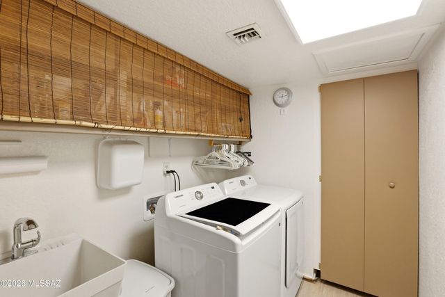4670 N Shinumo Drive, Tucson, AZ 85749