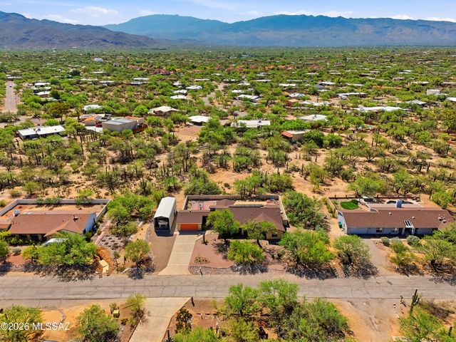 4670 N Shinumo Drive, Tucson, AZ 85749