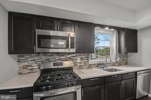301 CLAY ST, Fredericksburg, VA 22408