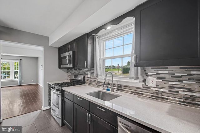 301 CLAY ST, Fredericksburg, VA 22408
