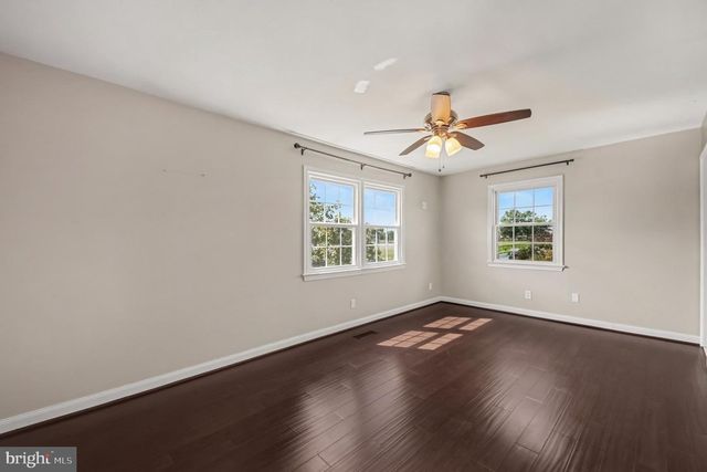301 CLAY ST, Fredericksburg, VA 22408
