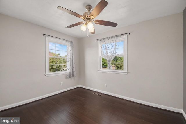 301 CLAY ST, Fredericksburg, VA 22408