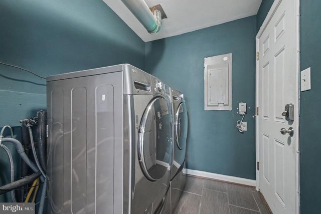 301 CLAY ST, Fredericksburg, VA 22408
