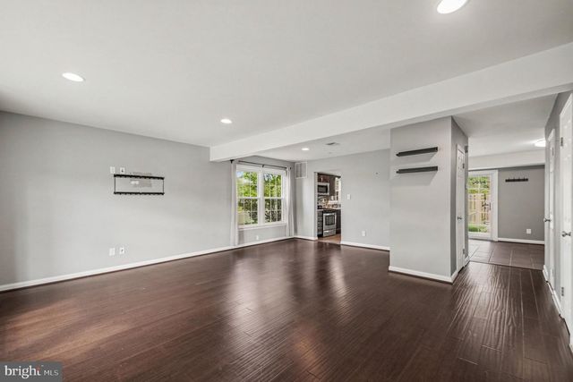 301 CLAY ST, Fredericksburg, VA 22408