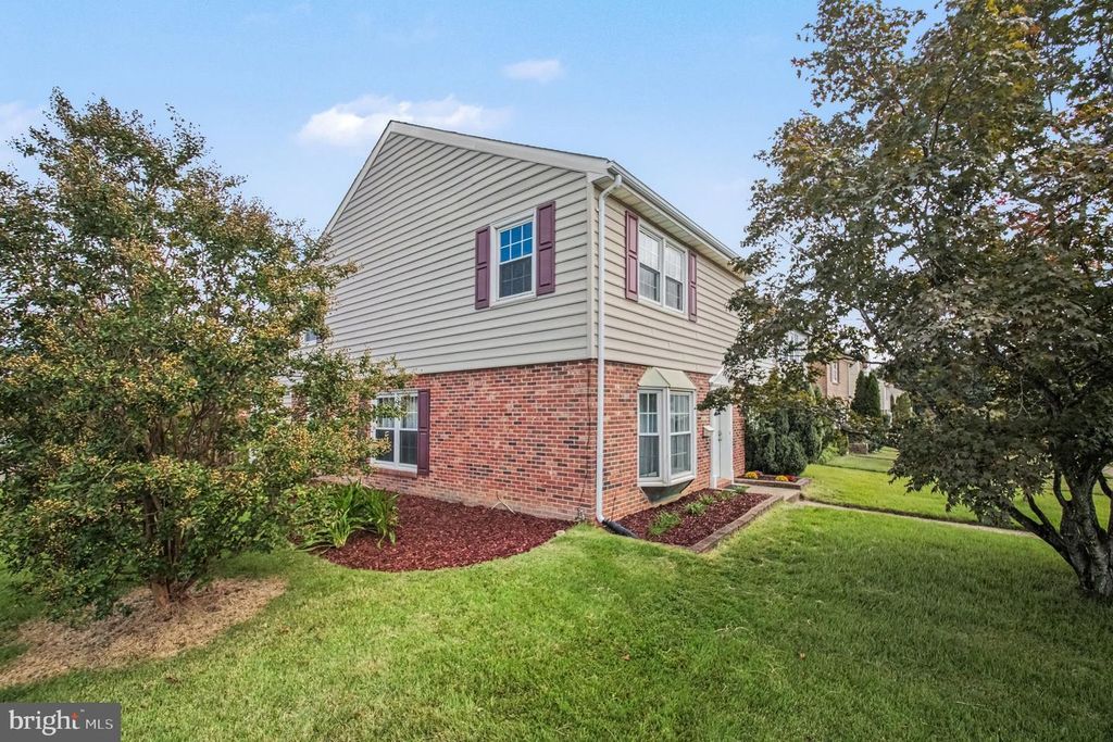301 CLAY ST, Fredericksburg, VA 22408