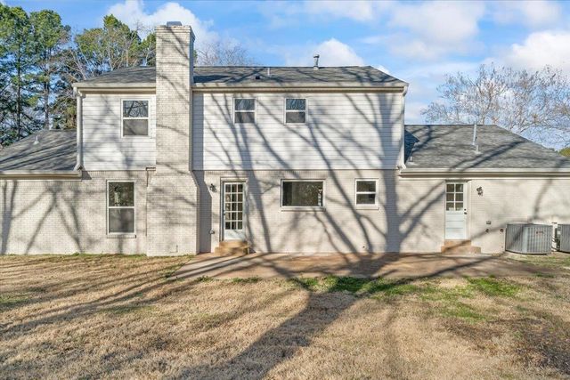 1676 MILLER FARMS RD, Germantown, TN 38138