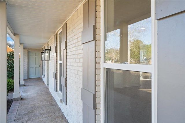 1676 MILLER FARMS RD, Germantown, TN 38138