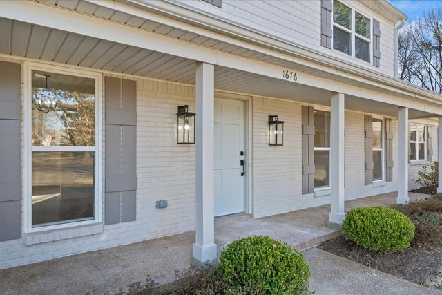 1676 MILLER FARMS RD, Germantown, TN 38138