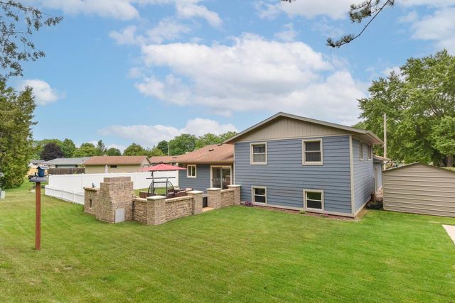 400 Indiana COURT, West Bend, WI 53095