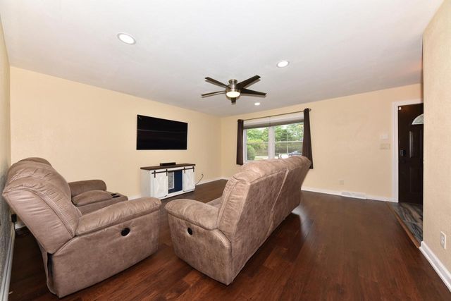 400 Indiana COURT, West Bend, WI 53095