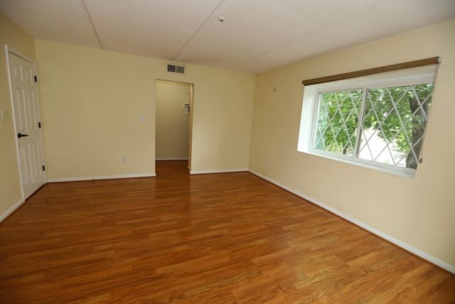 62 South St 15, Quincy, MA 02169