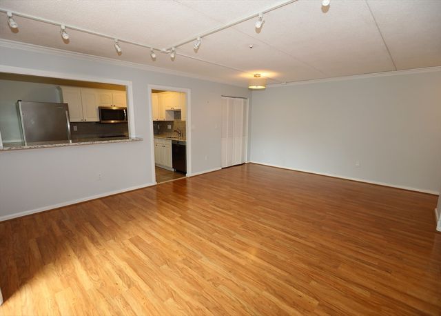 62 South St 15, Quincy, MA 02169