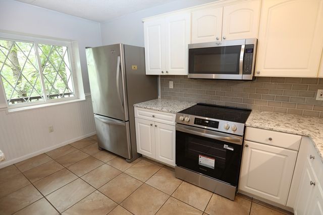 62 South St 15, Quincy, MA 02169