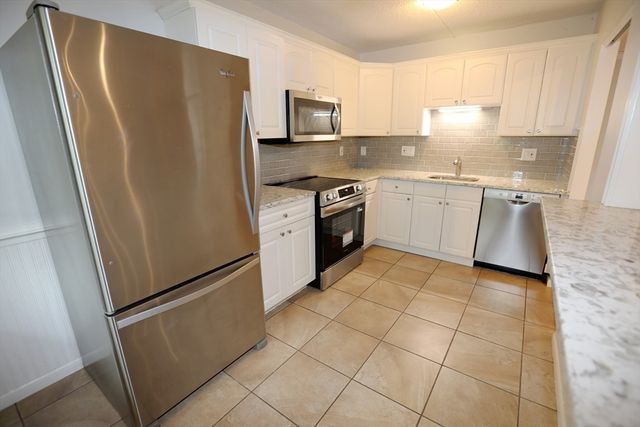 62 South St 15, Quincy, MA 02169