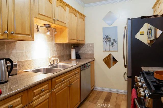 15344 Weddington Street 104, Sherman Oaks, CA 91411