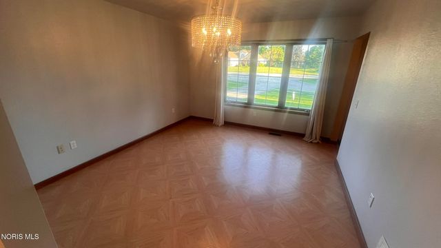 6110 Suffolk Lane, Maumee, OH 43537